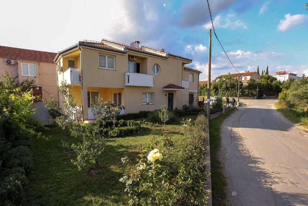 Apartments Emma Biograd Na Moru Luaran gambar
