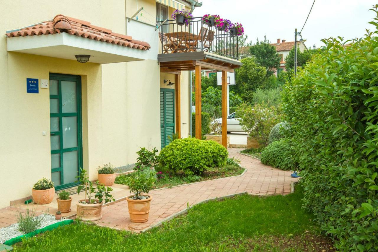 Apartments Emma Biograd Na Moru Luaran gambar