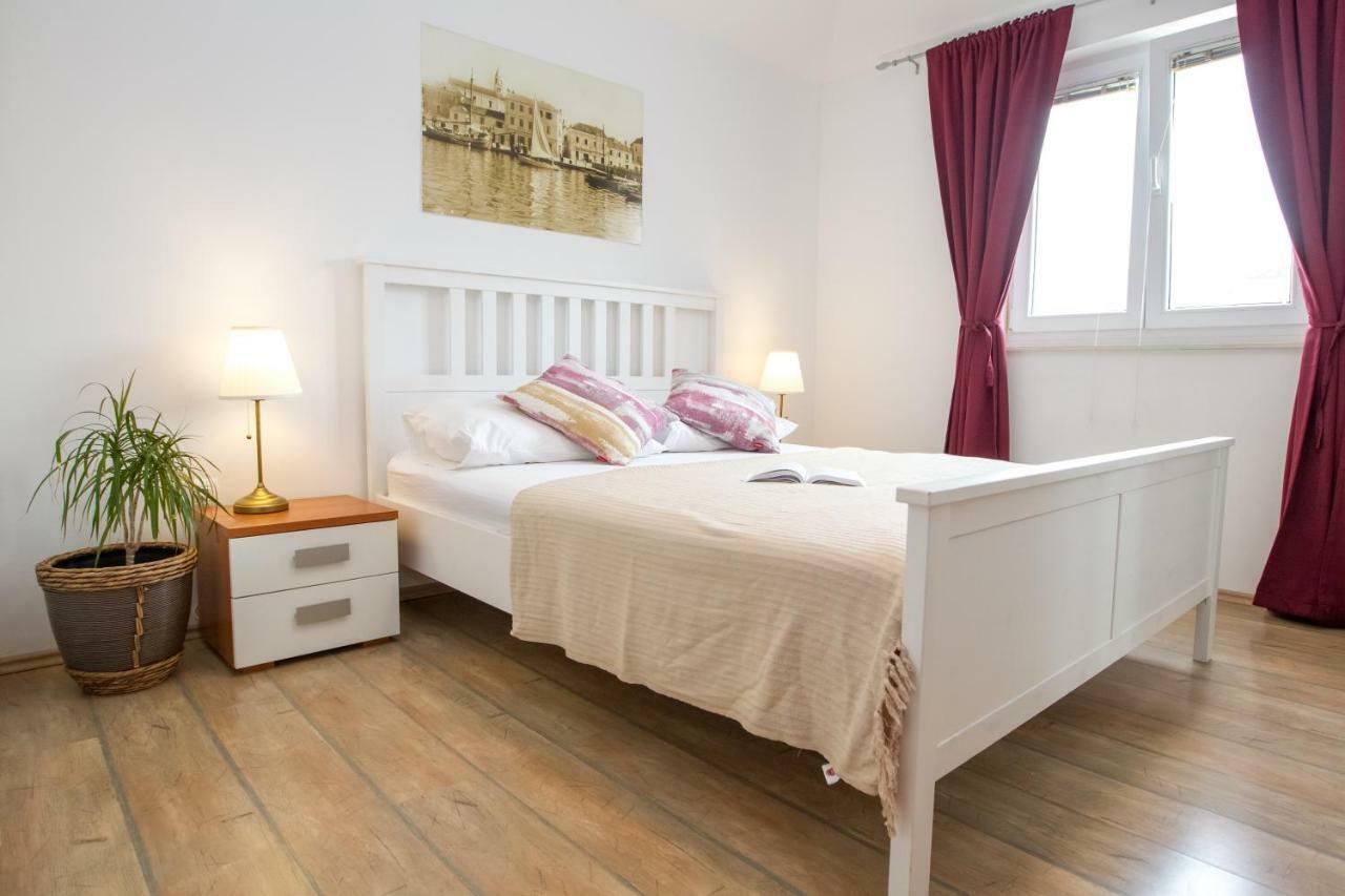 Apartments Emma Biograd Na Moru Luaran gambar